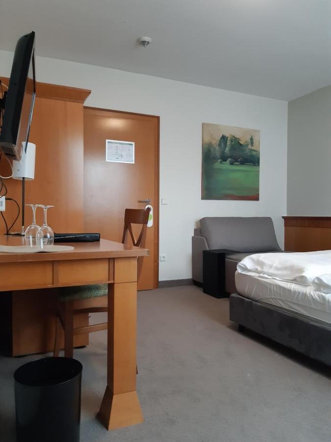 Parkhotel Schmid Adelsried Екстериор снимка