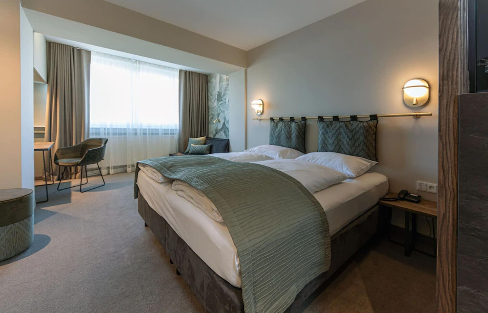 Parkhotel Schmid Adelsried Екстериор снимка