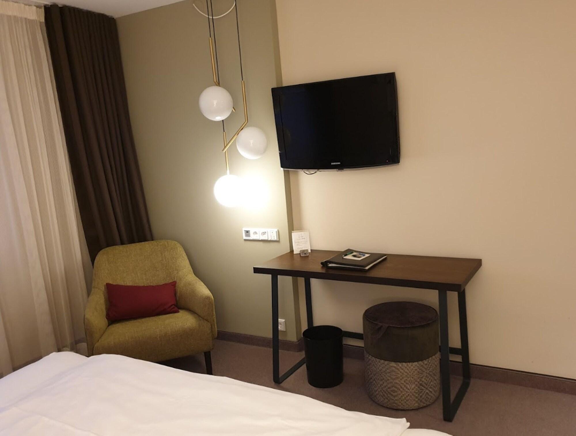 Parkhotel Schmid Adelsried Екстериор снимка