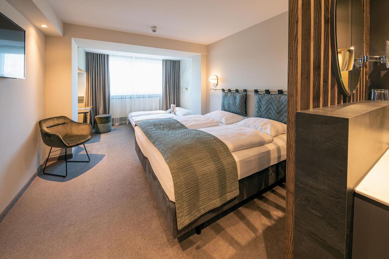 Parkhotel Schmid Adelsried Екстериор снимка