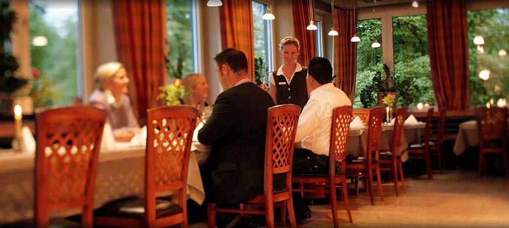 Parkhotel Schmid Adelsried Екстериор снимка