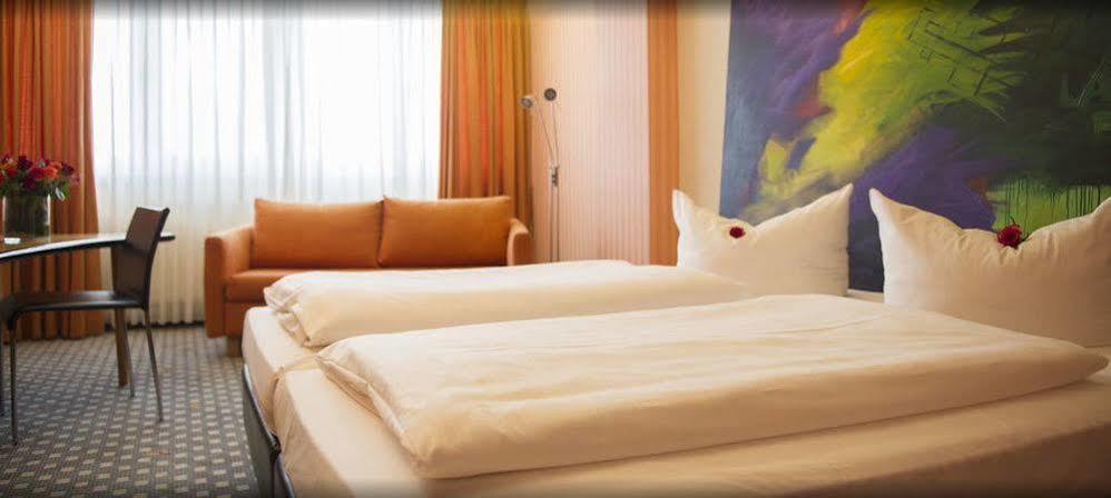Parkhotel Schmid Adelsried Екстериор снимка