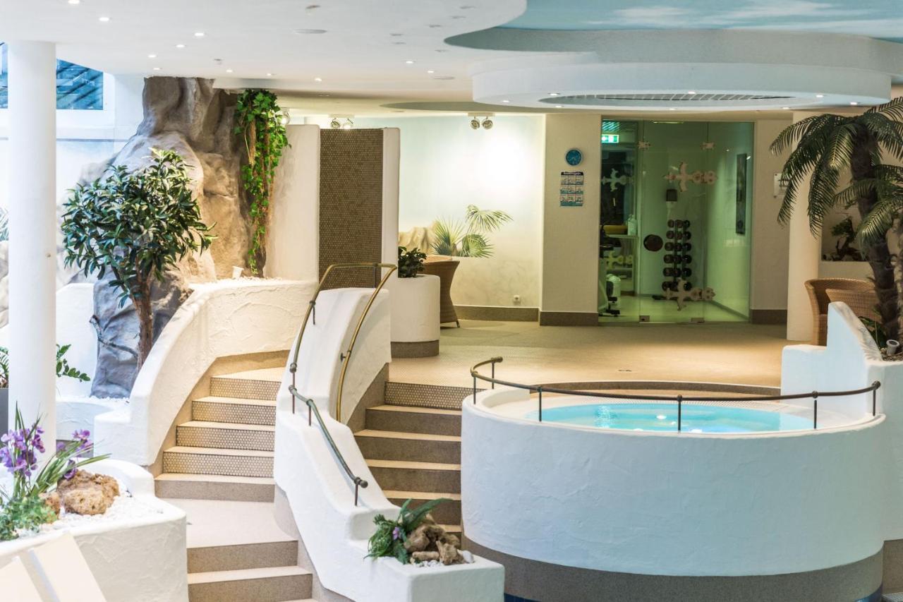 Parkhotel Schmid Adelsried Екстериор снимка